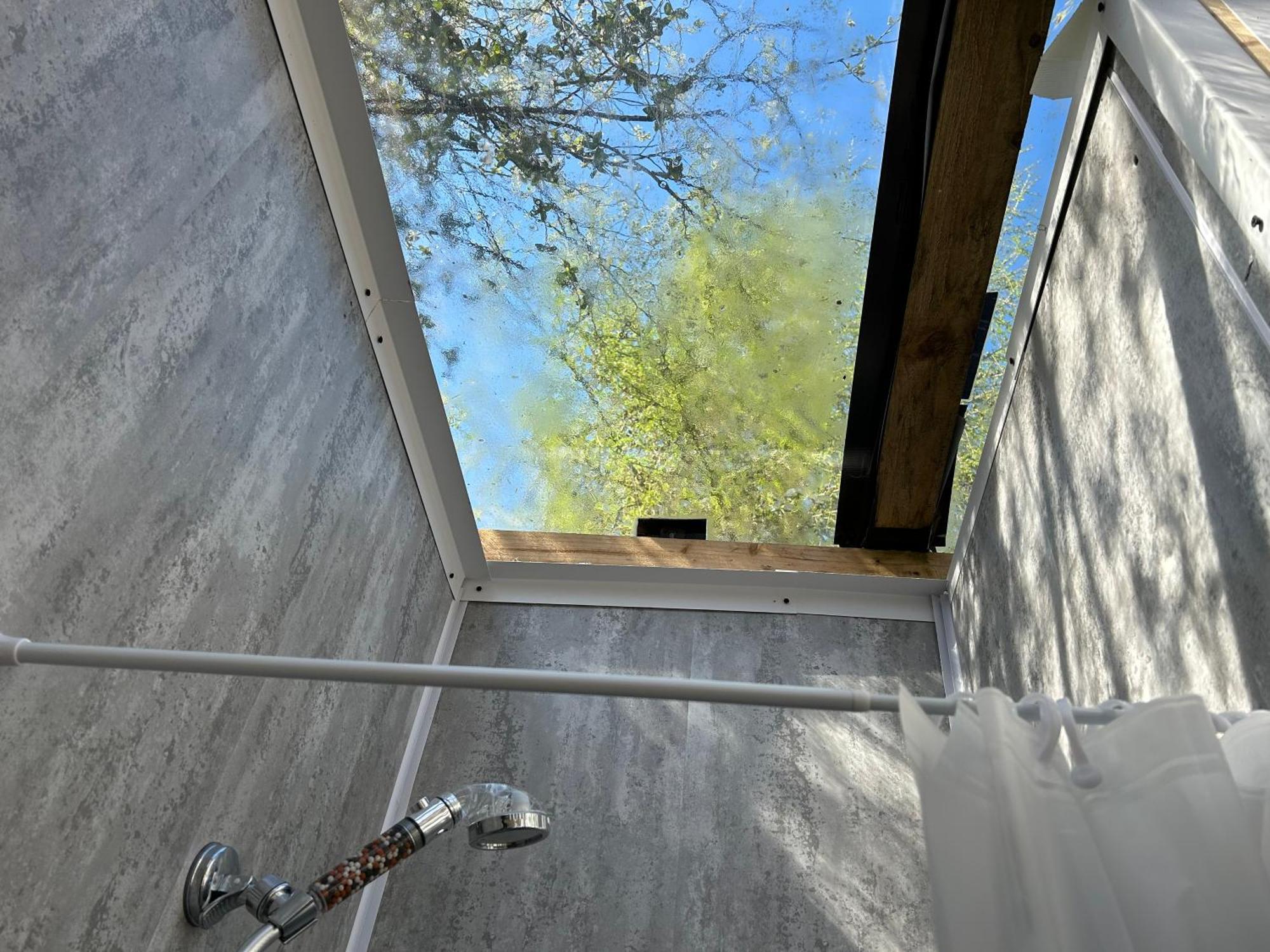 דבלין Sky Gazer Cabin In The Woods מראה חיצוני תמונה