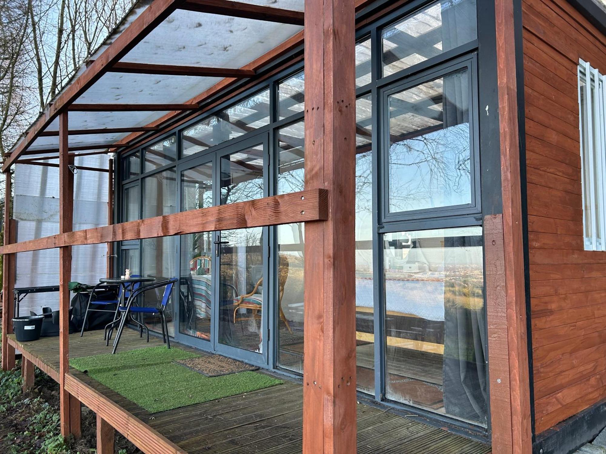 דבלין Sky Gazer Cabin In The Woods מראה חיצוני תמונה